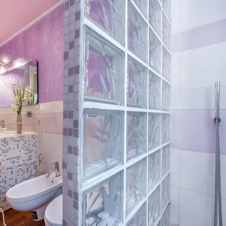 House Apartment *